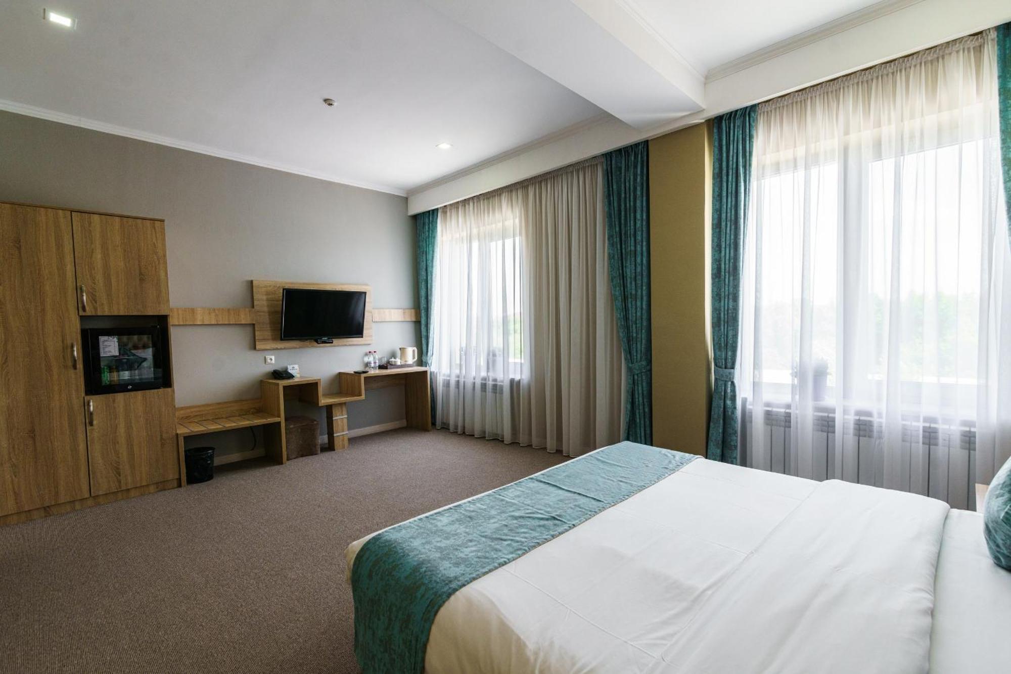 Park Hotel Al Bustan Shymkent Exterior photo